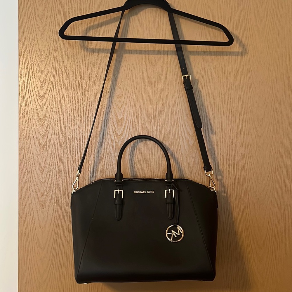 Micheal Kors Black Purse